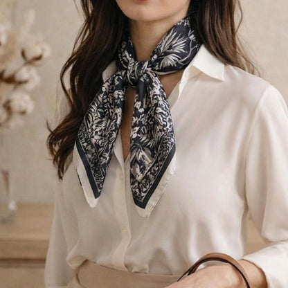 Foulard carré toucher soie Noir Floralis Chic 70 x 70 cm