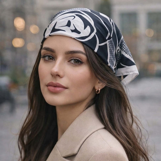 Foulard carré toucher soie Floral Abstrakta Noir - 70 x 70 cm