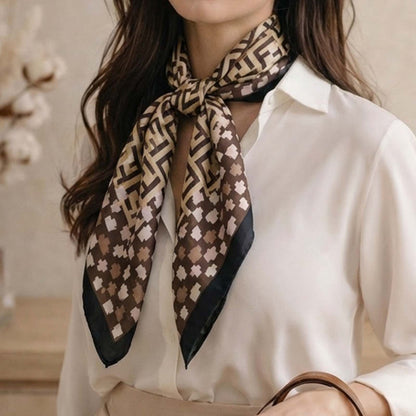 Foulard carré toucher soie Brun Graphica Monograma 70 x 70 cm