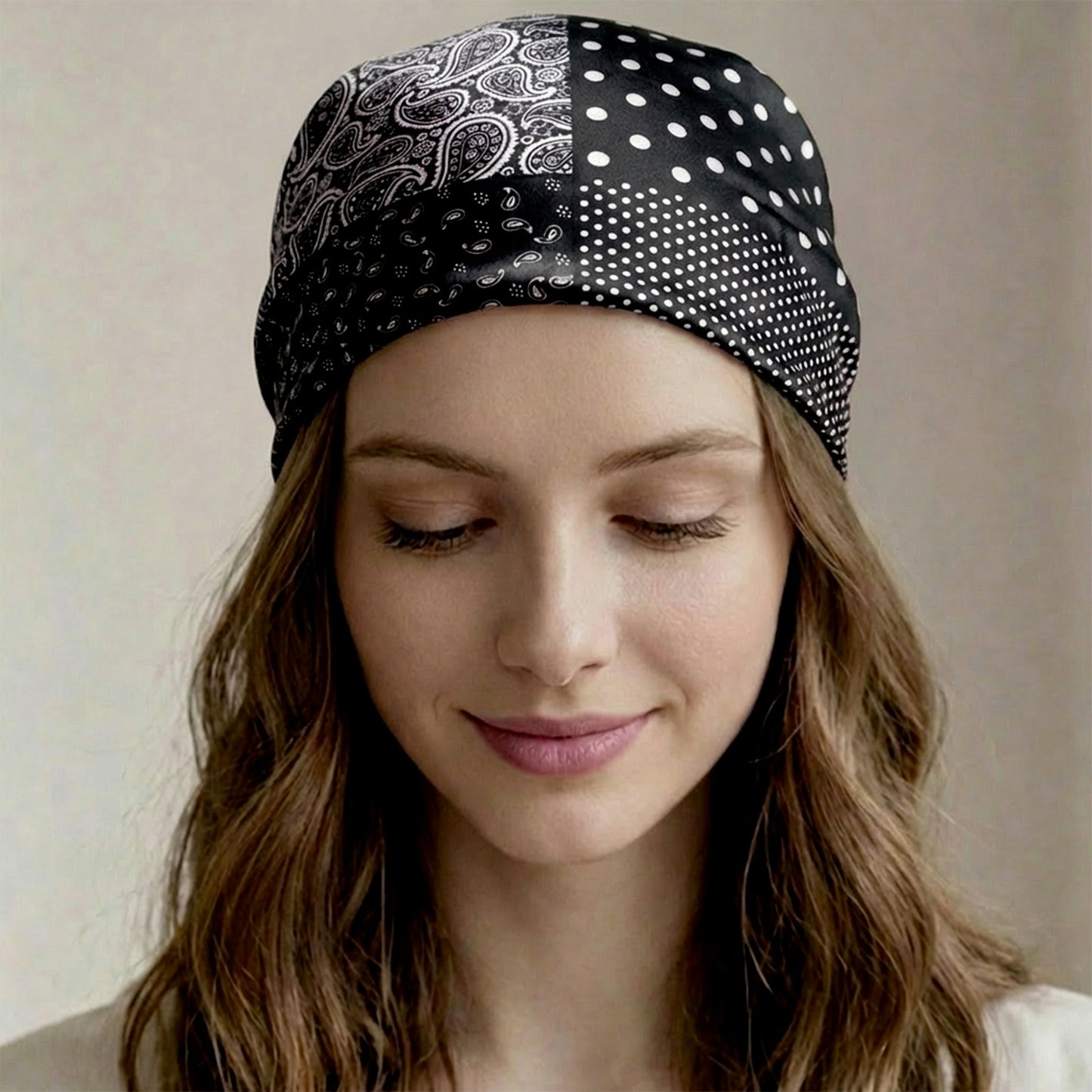 Foulard carré toucher soie Noir Atelier Mosaic - 70 x 70 cm