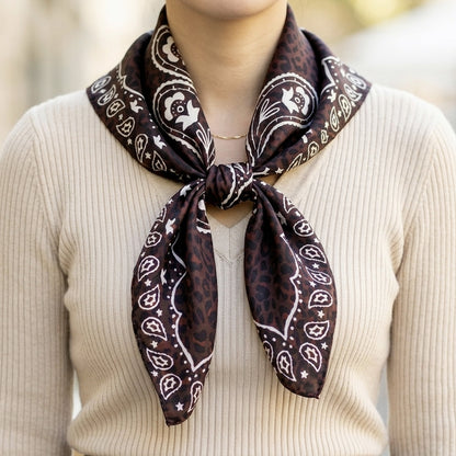 Foulard carré toucher soie Terra Panthera Paisley 70 x 70 cm