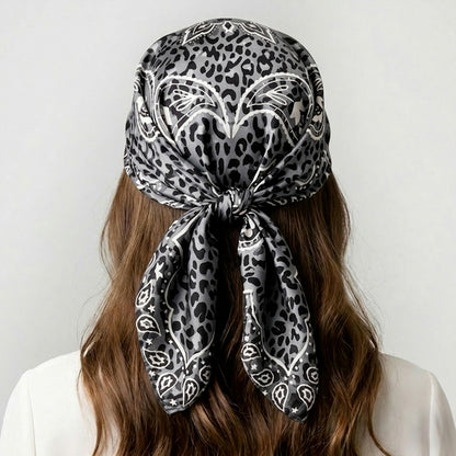 Foulard carré toucher soie Paisley Sauvage Gris 70 x 70 cm