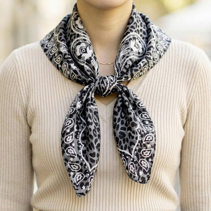 Foulard carré toucher soie Paisley Sauvage Gris 70 x 70 cm