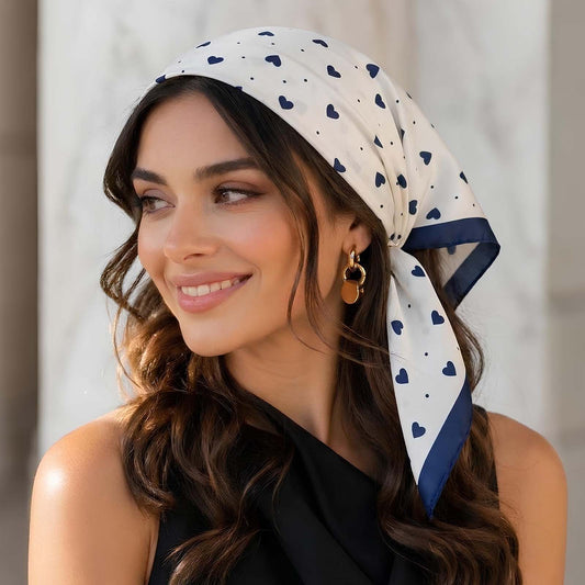 Foulard carré toucher soie Navy Sweet Print 70x70cm
