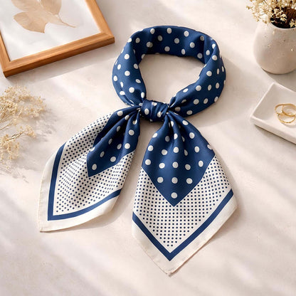 Foulard carré toucher soie Polka Marine Chic 70x70cm