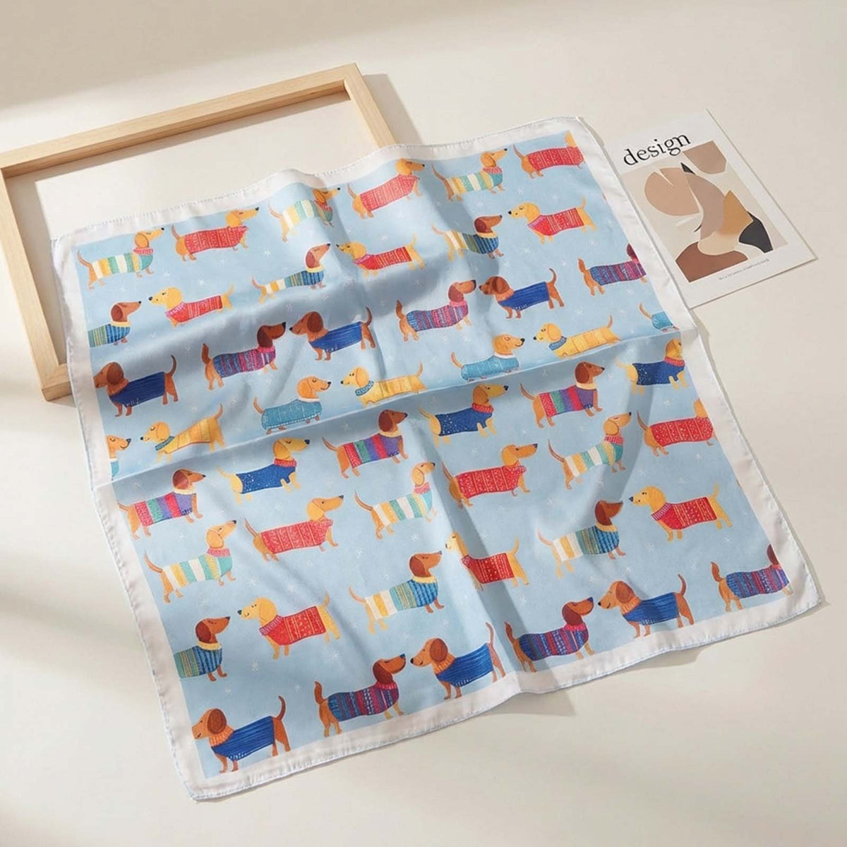 Foulard carré toucher soie Parade Canine 70x70cm