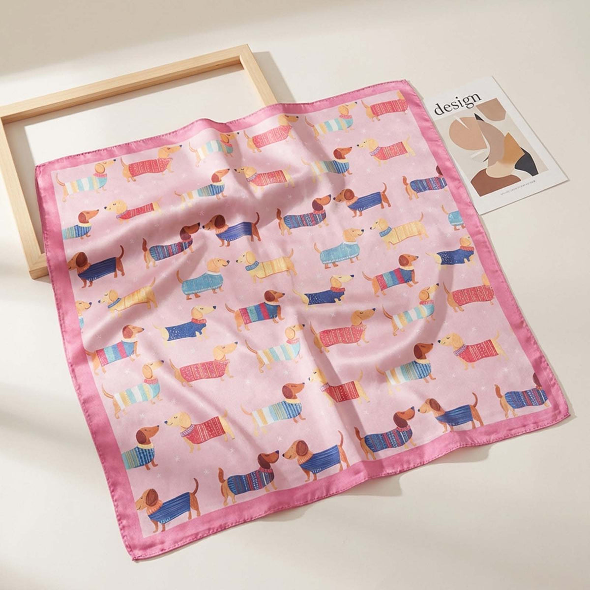 Foulard carré toucher soie Balade Canine 70x70cm