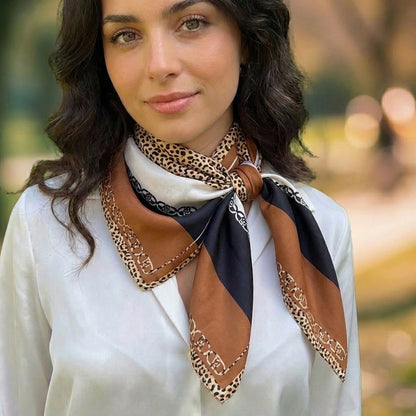 Foulard carré toucher soie Sienna Althéa 70 x 70 cm