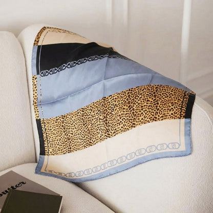 Foulard carré toucher soie Bleu Terra Viva 70 x 70 cm