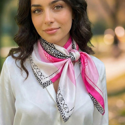 Foulard carré toucher soie Éclats Sauvages 70 x 70 cm