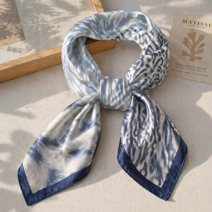 Foulard carré toucher soie Jungle Ice 70x70cm