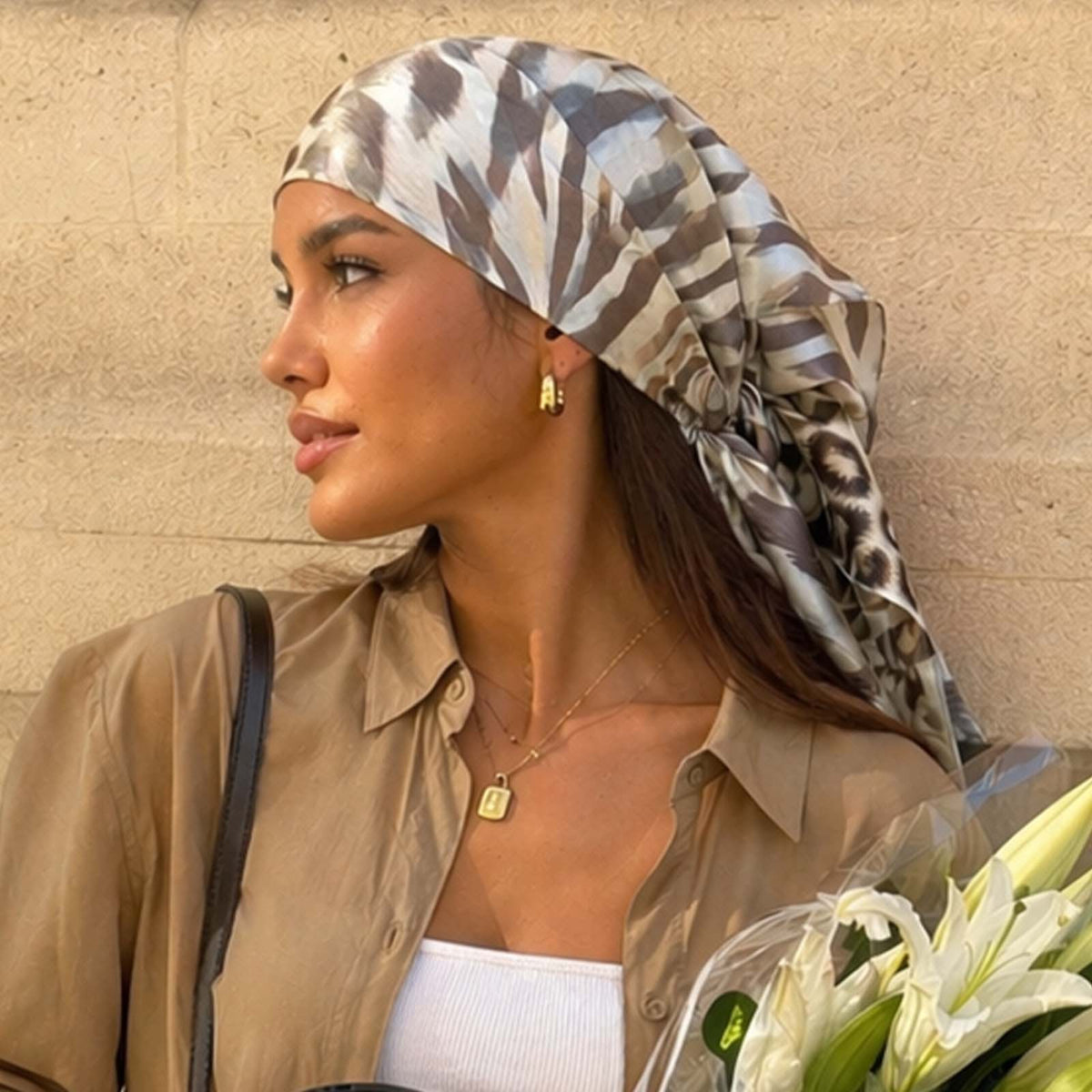 Foulard carré toucher soie Wild Harmony 70x70cm