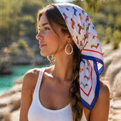 Foulard carré toucher soie Compagnons Raffinés 70x70cm