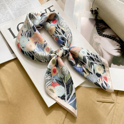 Foulard carré toucher soie Jardin Enchanté 70x70cm