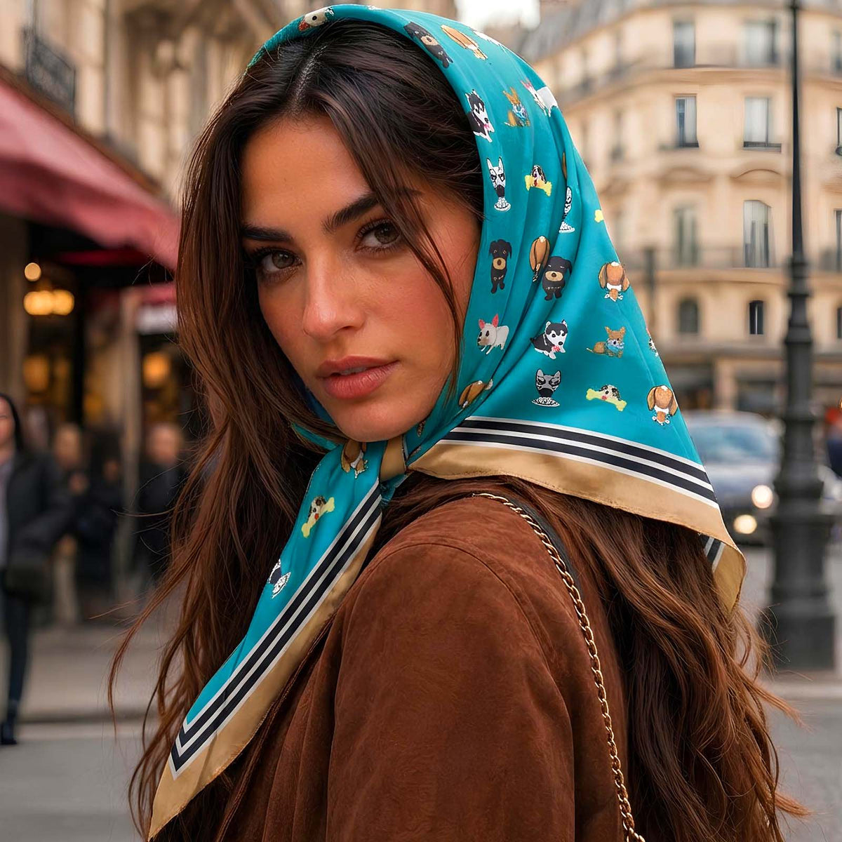 Foulard carré toucher soie Compagnons Stylés 70x70cm