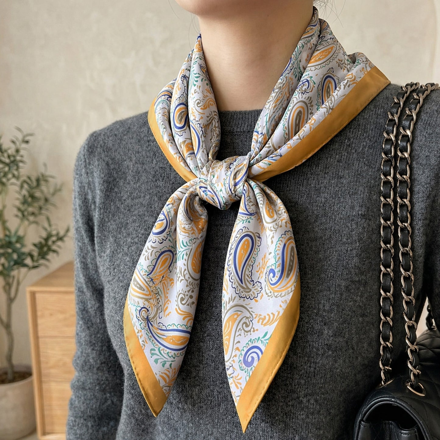 Foulard carré toucher soie Esprit Cachemire 70x70cm