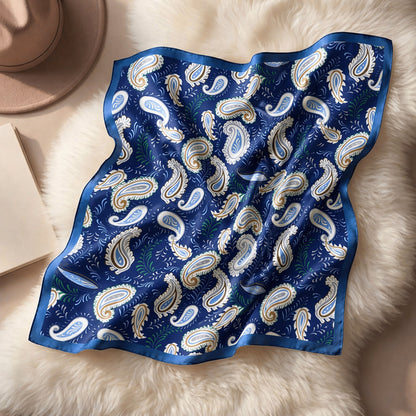 Foulard carré toucher soie Bleu Graphique Cachemire 70x70cm