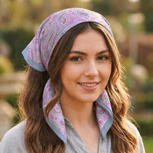 Foulard carré toucher soie Cachemire Rosée Claire 70x70cm