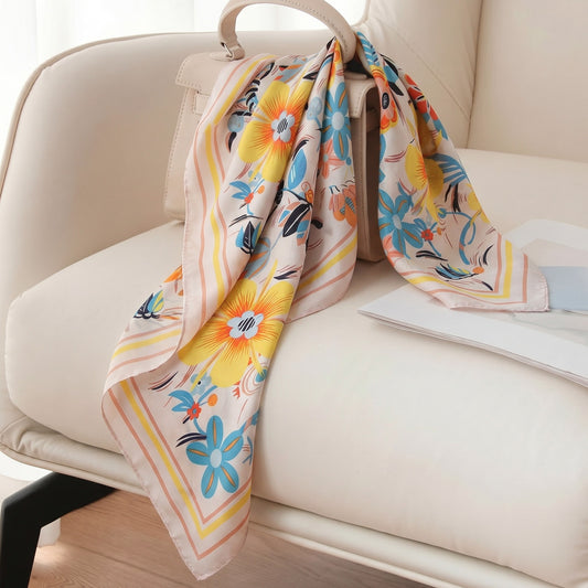 Foulard carré toucher soie Pétales Éclatants 70x70cm