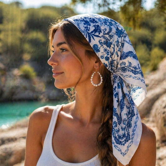 Foulard carré toucher soie Fleurs de Porcelaine 70x70cm