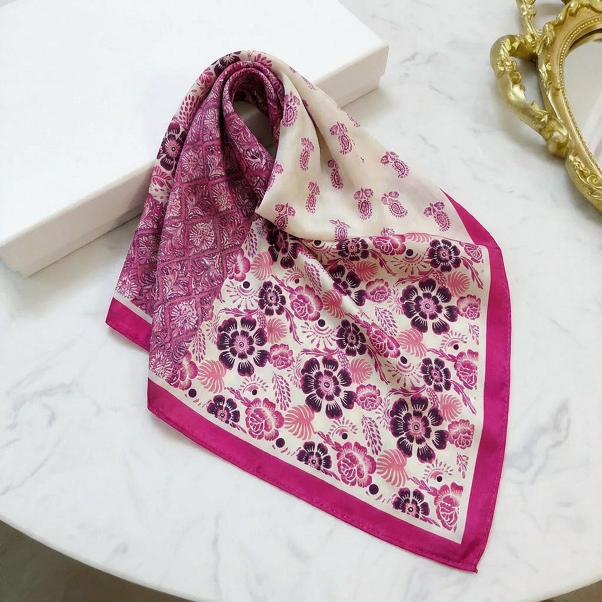 Foulard carré toucher soie Patchwork Floral 70x70cm