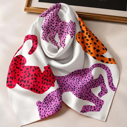 Foulard carré toucher soie Panther Color Splash 70x70cm