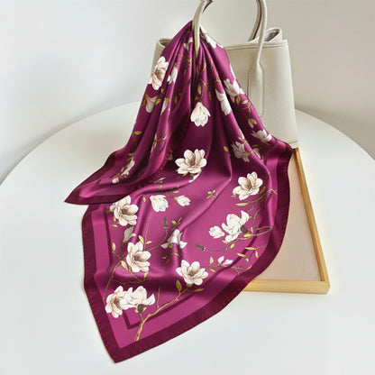 Foulard carré floral effet soie Magnolia Pourpre - 90 x 90 cm