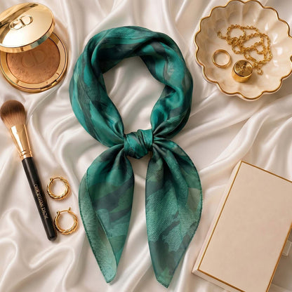 Foulard carré toucher soie Éclat de Malachite 70x70cm