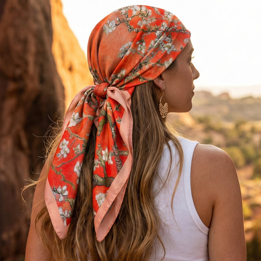 Foulard carré toucher soie Fleur d'Amandier 70x70cm