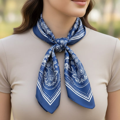 Foulard carré floral effet soie Blue Folk - 70 x 70 cm