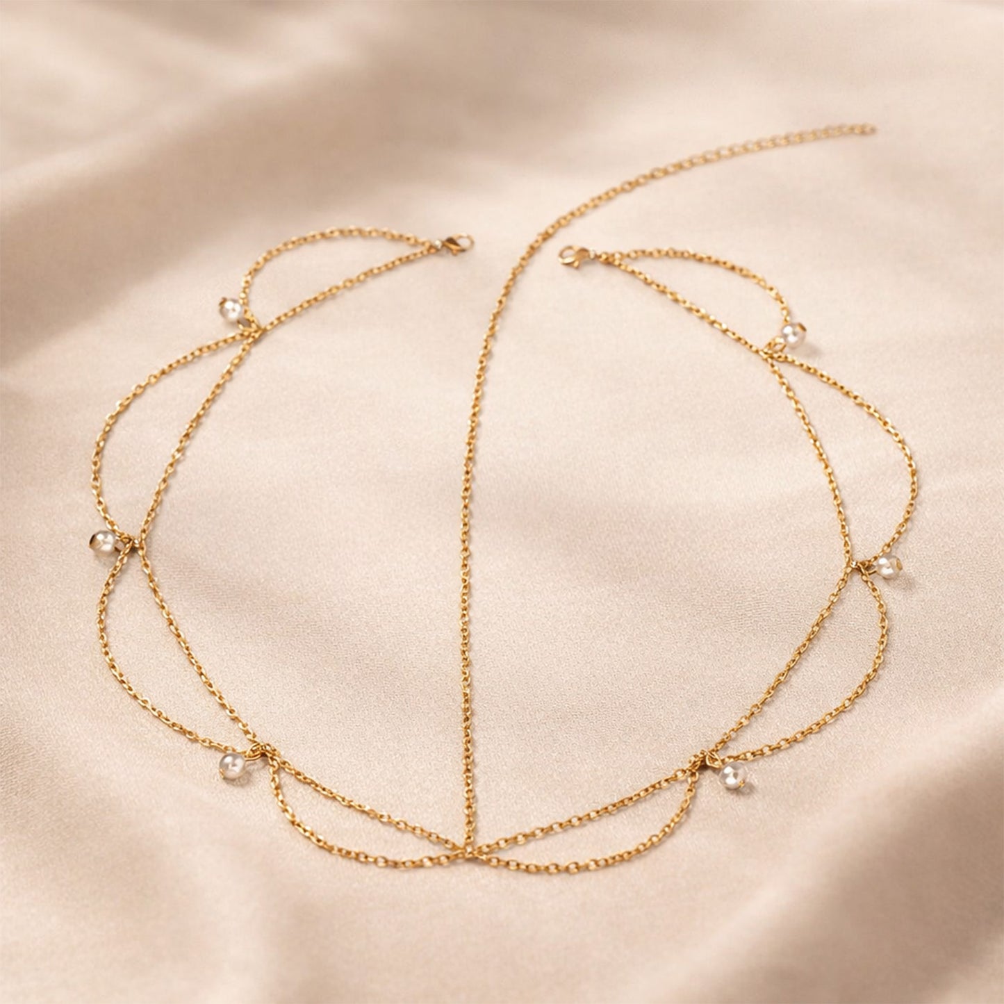 Collier de Tête Bohème Raffiné avec Chaînes Fines et Perles Raffinées Doré