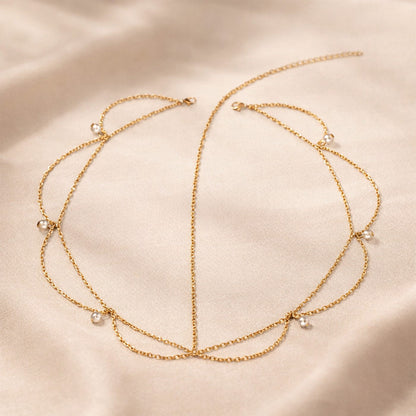 Collier de Tête Bohème Raffiné avec Chaînes Fines et Perles Raffinées Doré