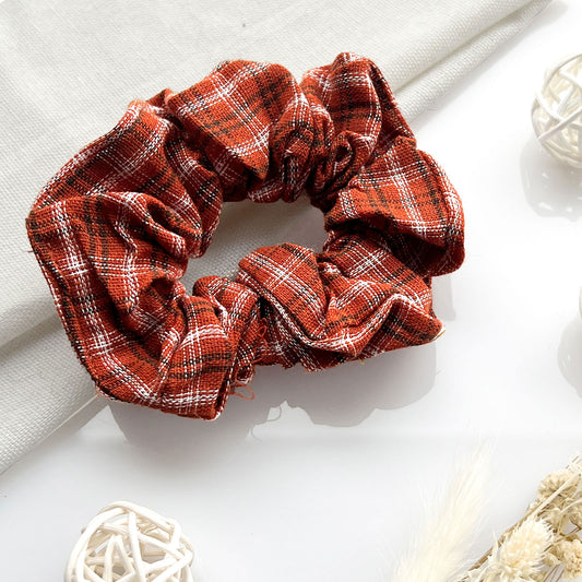 Chouchou Classique pour Cheveux en Flanelle à Carreaux Minimaliste Marron