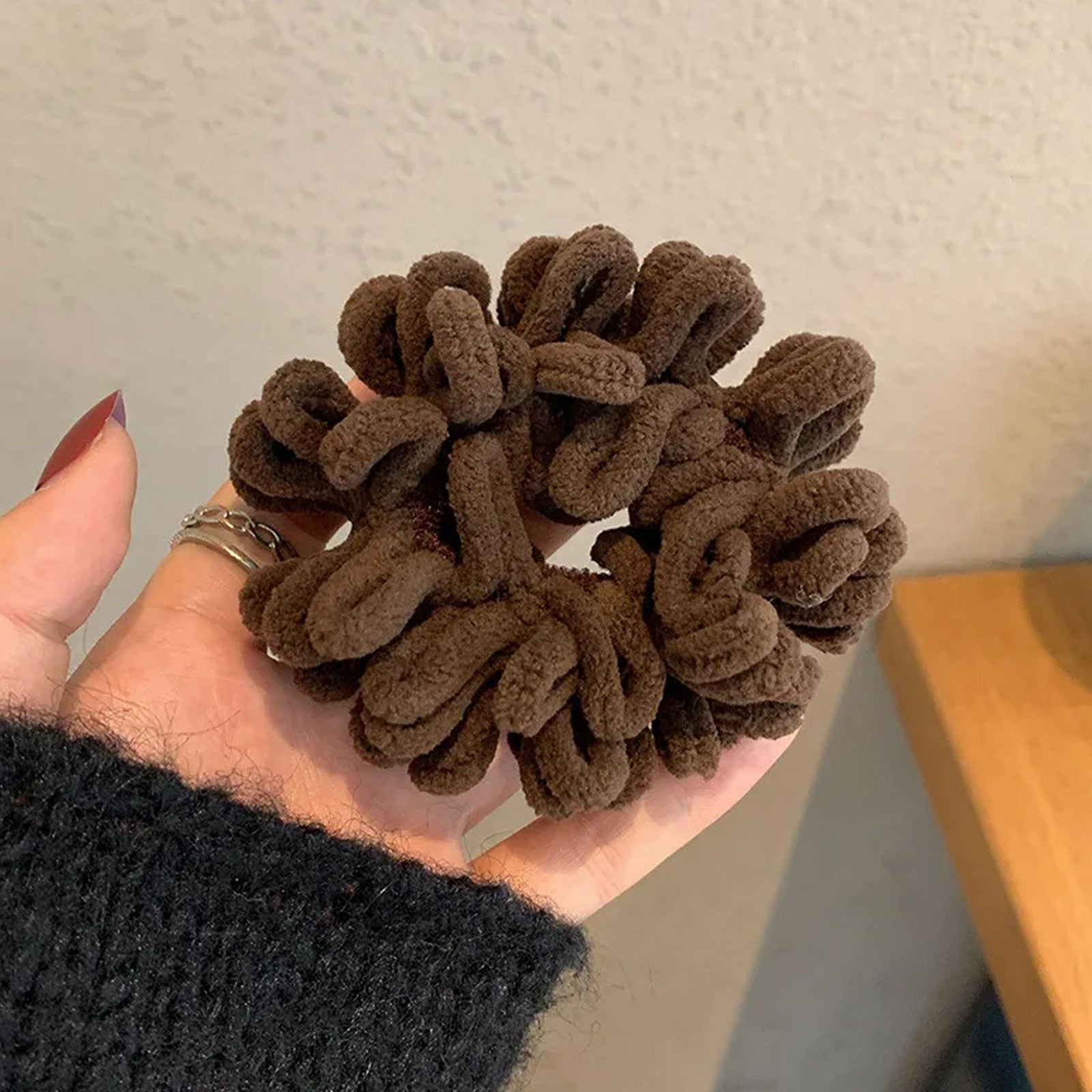 Chouchou en Velours Bouclette Marron Foncé - Collection Léonie