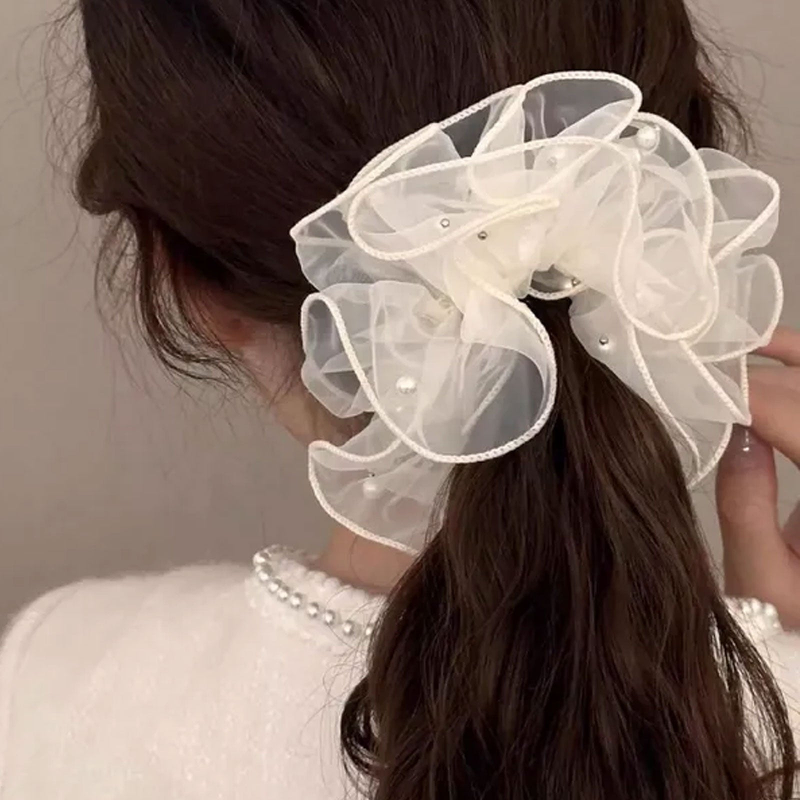 Chouchou en Tissu Léger Blanc avec Perles