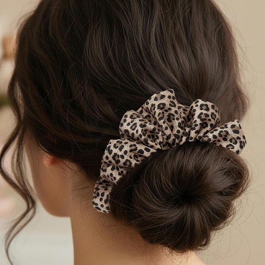 Chouchou XXL Imprimé Léopard Élyna en Tissu Doux Brun