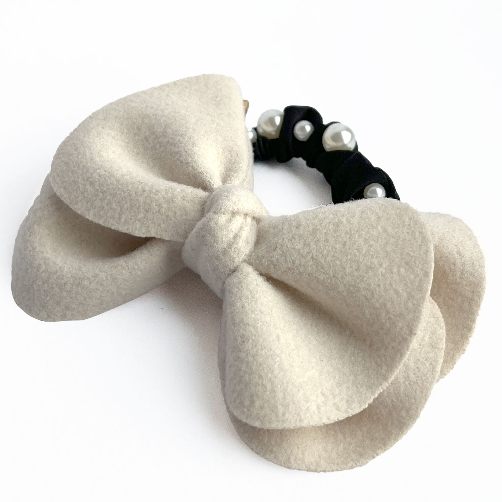 Chouchou en Satin à Nœud & Perles Blanc - Collection Carmeline