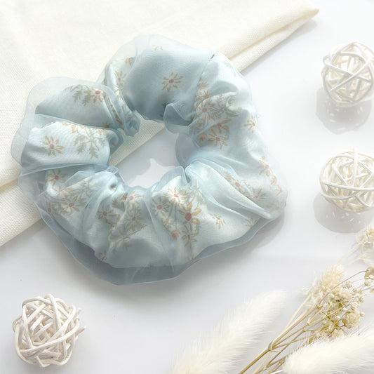 Chouchou Classique pour Cheveux Double Drapé Fleuri en Voile Délicat Bleu