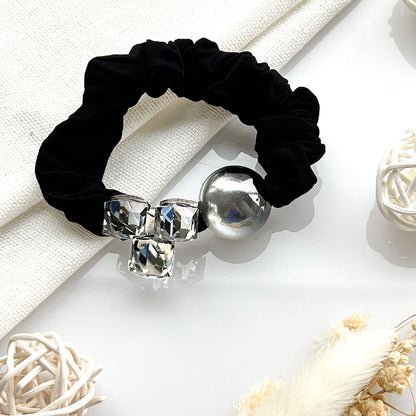 Chouchou en Satin à Cristaux & Perle - Collection Emberlynn