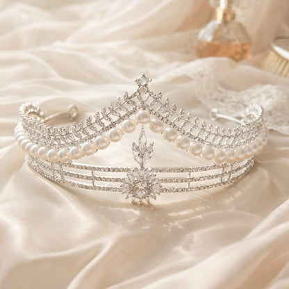 Diadème Argenté Élégance Impériale Style Baroque avec Cristaux et Motif Floral