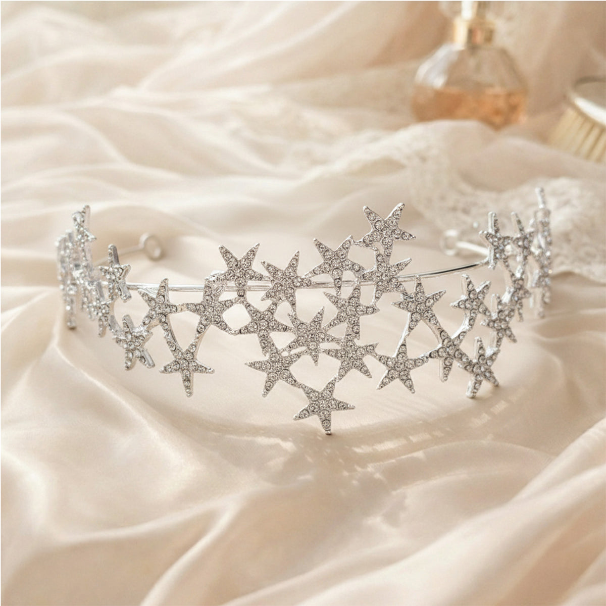 Diadème Argenté Aura Étoilée à Motif Constellation Raffinée