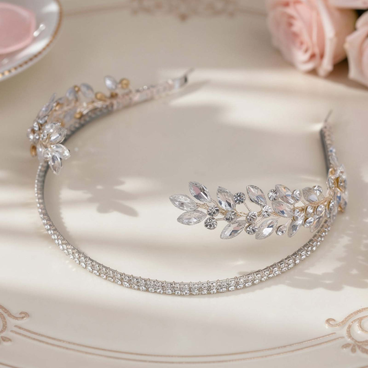 Couronne Fine Argentée Strass et Feuilles en Cristal Style Bohème Chic