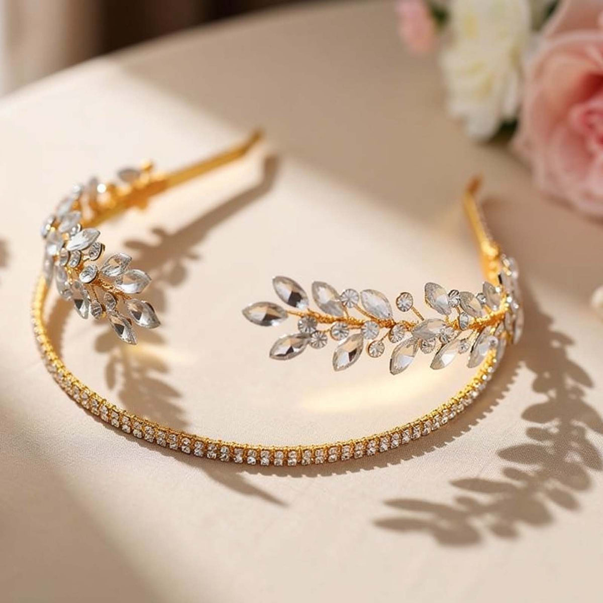 Couronne Fine Dorée Strass et Feuilles en Cristal Style Bohème Chic