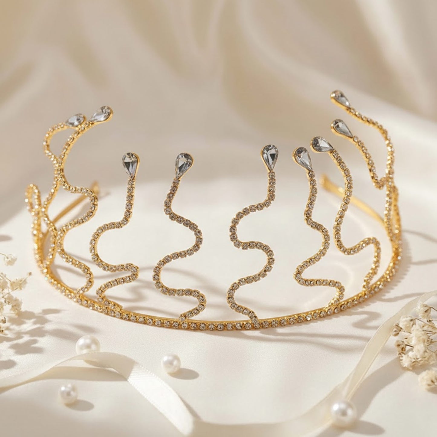 Bijou de Tête Grâcieuse Doré avec Arabesques en Strass Délicats
