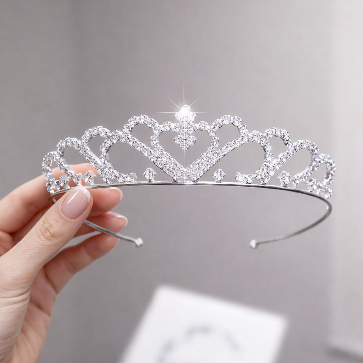 Tiare Délicate Sublime Argent à Cristaux Brillants Motif Cœurs Entrelacés