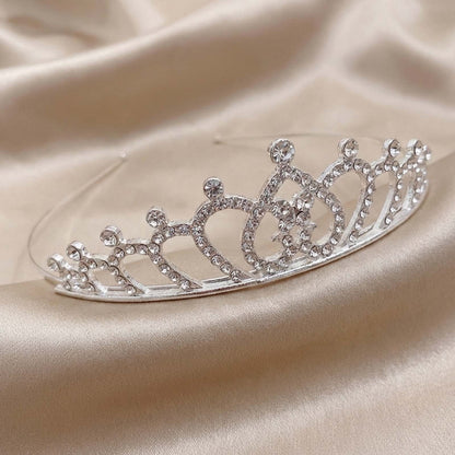 Diadème Fin Halo à Cristaux Motif Cœurs et Strass à Arabesques Ajourées