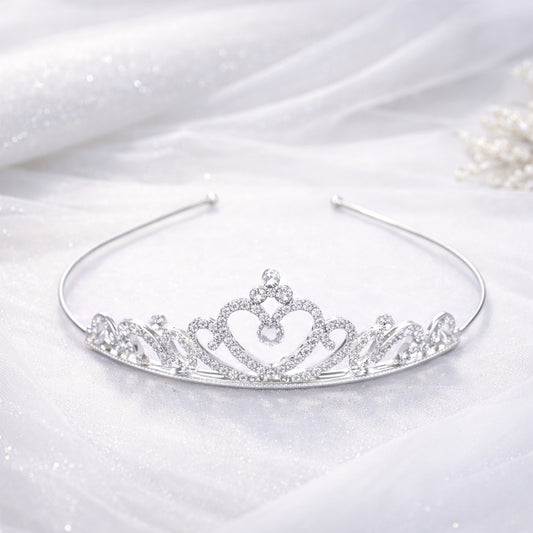 Diadème Fin Argenté Éclat d’Amour en Strass Motif Cœur