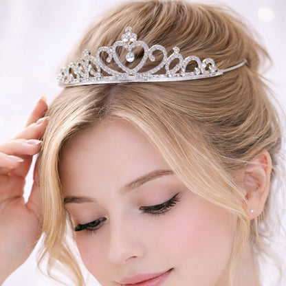 Diadème Fin Argenté Éclat d’Amour en Strass Motif Cœur