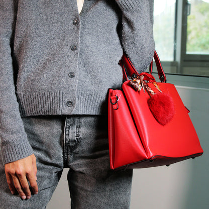 Sac à Main à Pompom et Foulard La Grâce Rouge