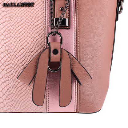 Sac Cabas à Texture Croco et Pendentif L'Affirmée Rose Antique